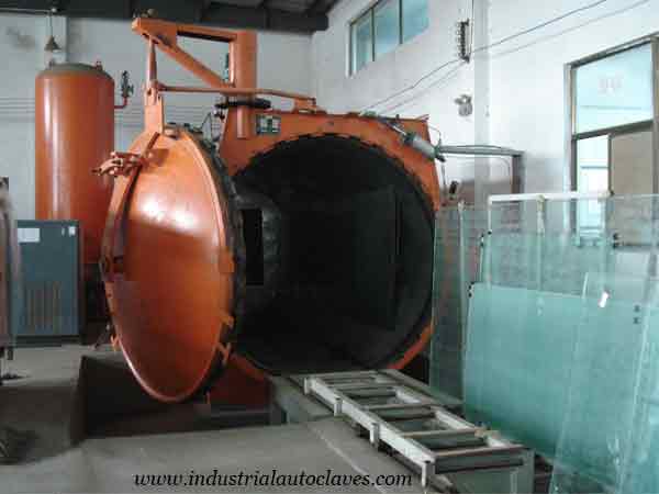 British Customer Visited Our Horizontal Autoclave Machine