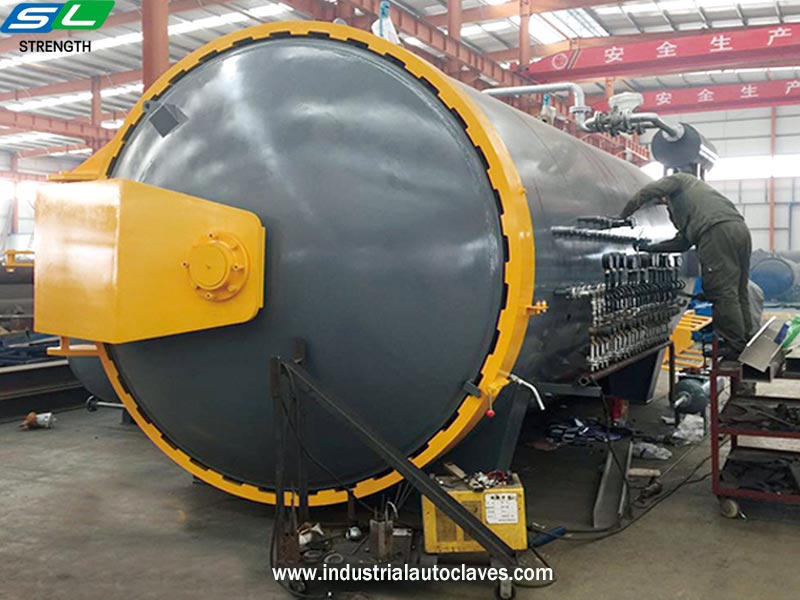 America Customer Showed Great Interested In Large Scale Autoclave