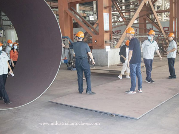 Shandong Composite Materials Research Institute Staff Come to TAIAN STRENGRH Purchase Composite Materials Reactor 1
