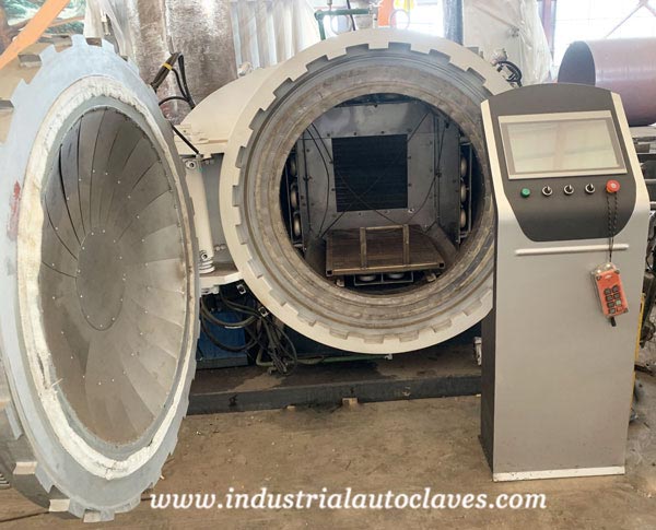 380℃-Horizontal-Carbon-Fiber-Autoclave-was-Delivered-to-TianJin-1.jpg