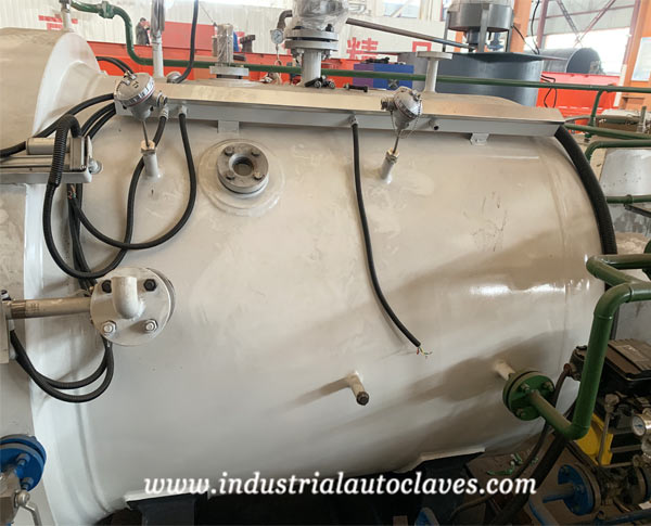 380℃ Horizontal Carbon Fiber Autoclave was Delivered to TianJin 2