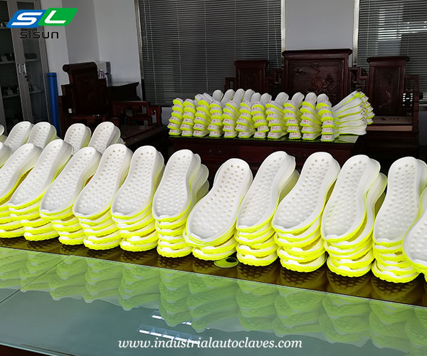 We-and-Fujian-Rubber-and-Plastic-Company-reached-Strategic-Agreement-on-Shoe-Material-Supercritical-Foaming-2