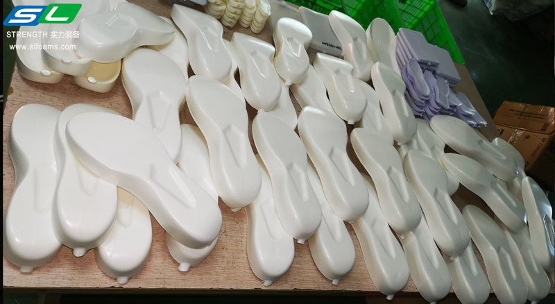 Supercritical foam sole